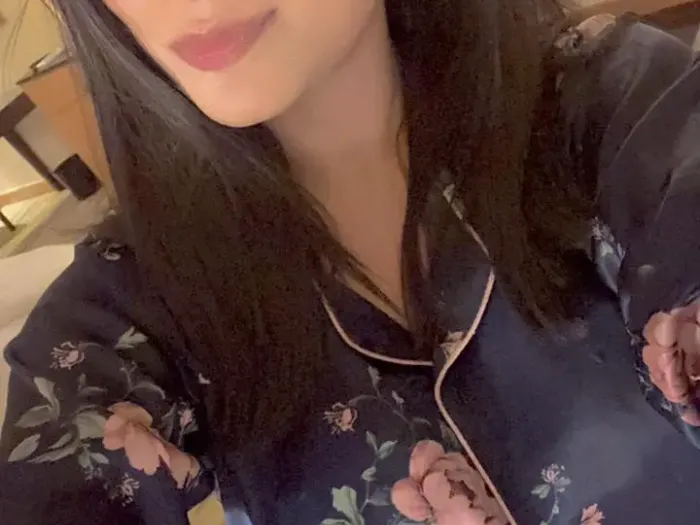 Kaira Chopra, escort model in Juhu